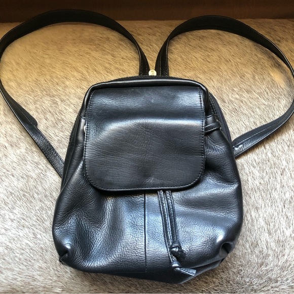 Piel black leather drawstring and flap backpack strap zips to one strap or two - Picture 1 of 11